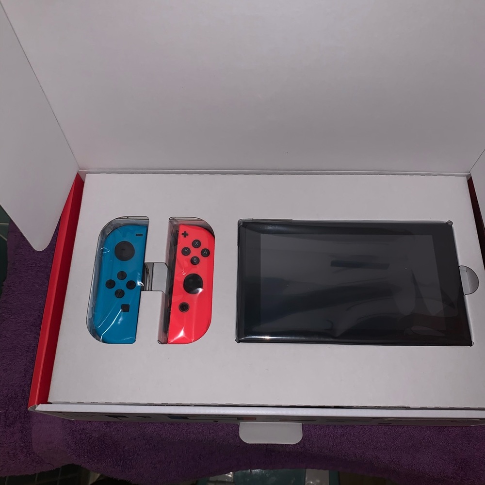 Nintendo Switch - Picture 4 of 4